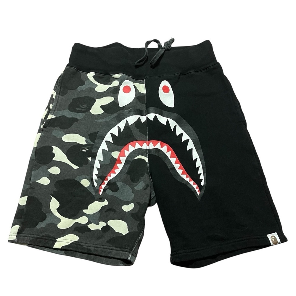 A Bathing Ape Bape Black Camo City Shorts Glow in the Dark Size Medium Shark